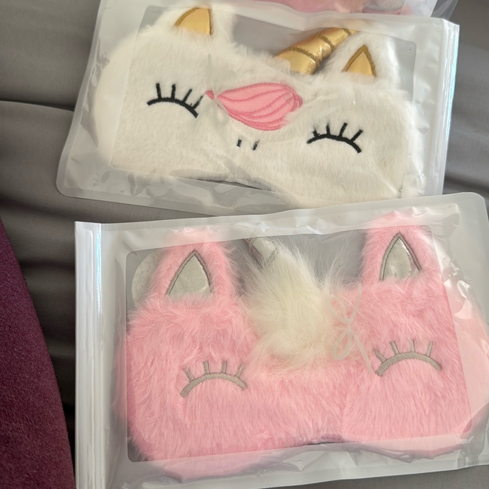 NWT Sleeping Eye Mask pick 1